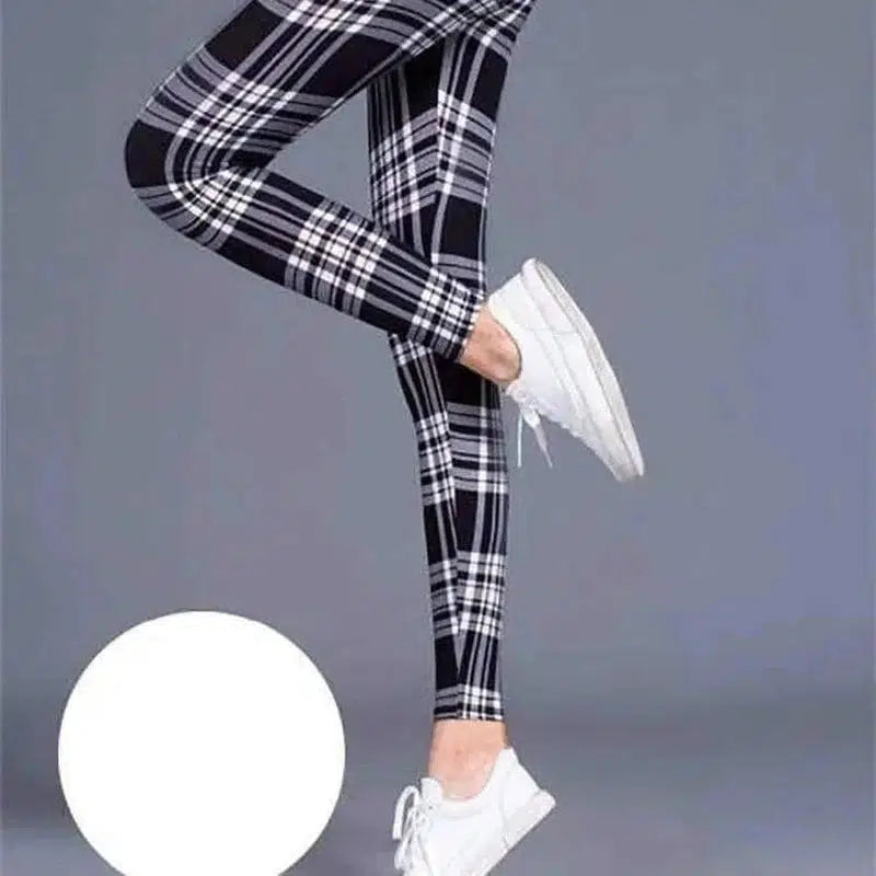 Milk silk check leggings-Black white-4